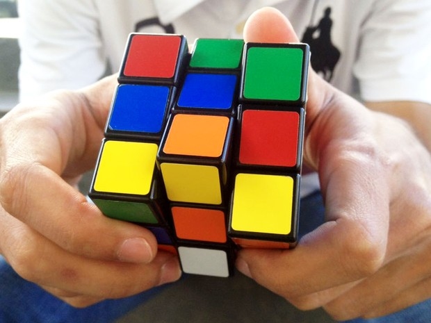 Conheça o solucionador de cubos mágicos online - Blog ONCUBE