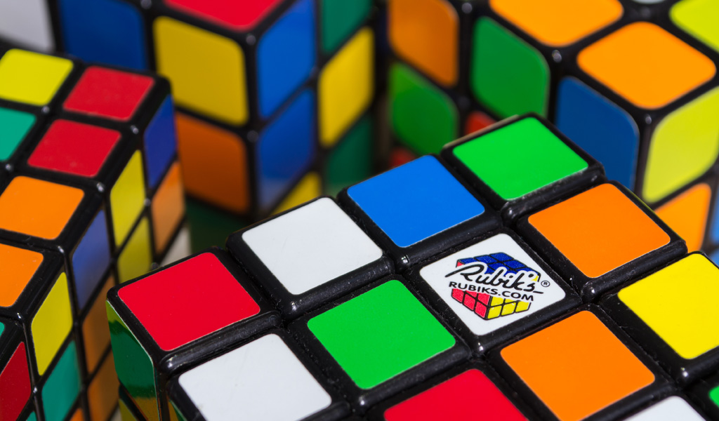 Cubo Mágico Rubik's Phantom - Oncube: os melhores cubos mágicos você  encontra aqui