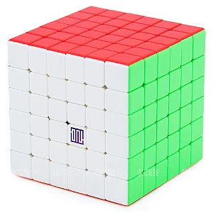 Imagem de um cubo 6x6x6, um importante aliado na volta às aulas 