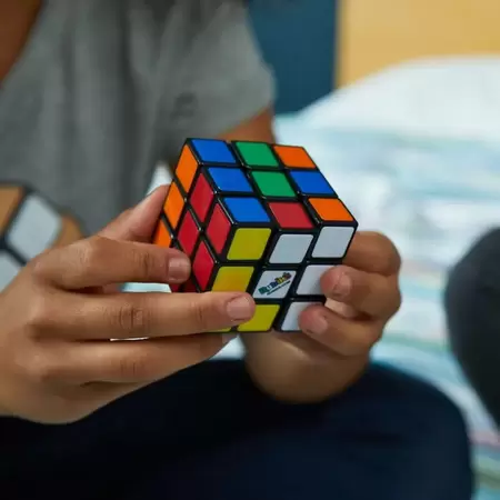 Reconstrução e resolução do novo recorde mundial do Cubo Mágico 3x3 ba